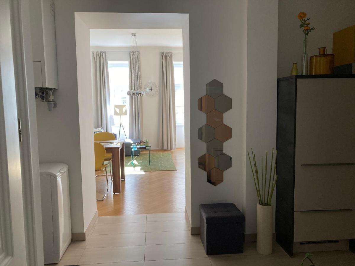 Apartment Vienna Living Екстер'єр фото